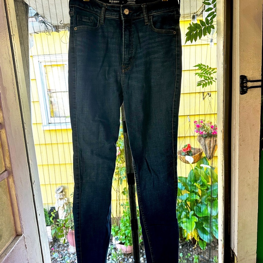 Old navy dark blue high rise jeans size 6